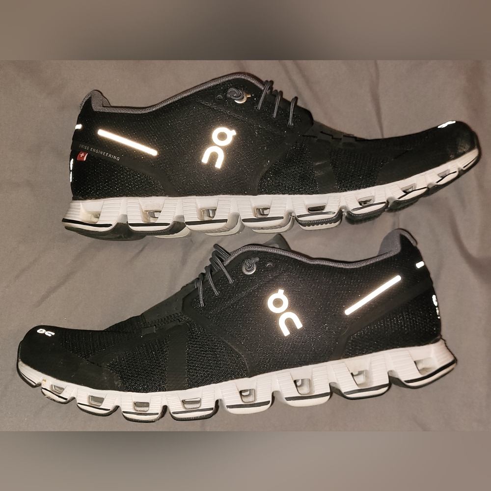 Womans On Cloud Size 9.5